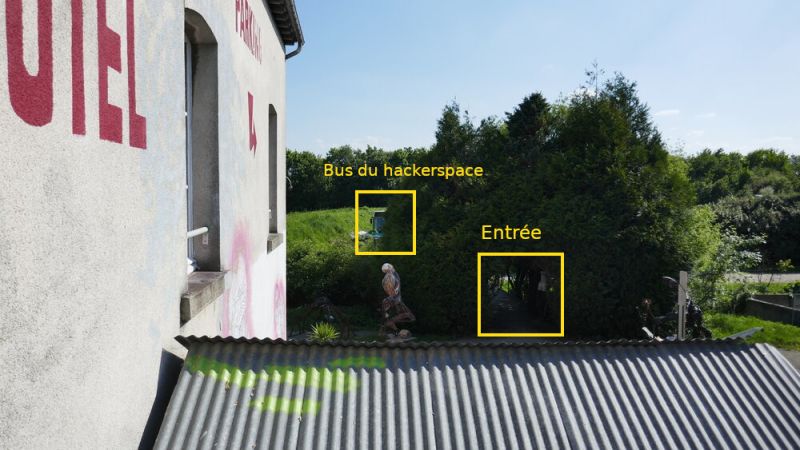 Entrée vers bus.jpg